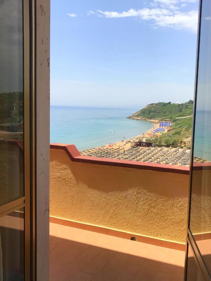 Appartamenti E Stanze Onde Blu Le Castella  Exterior foto