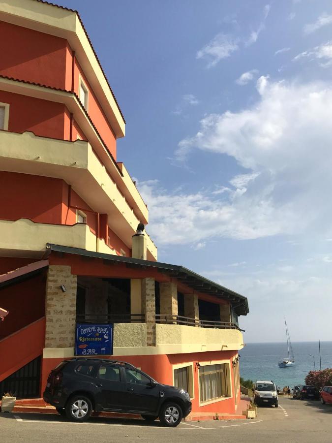 Appartamenti E Stanze Onde Blu Le Castella  Exterior foto