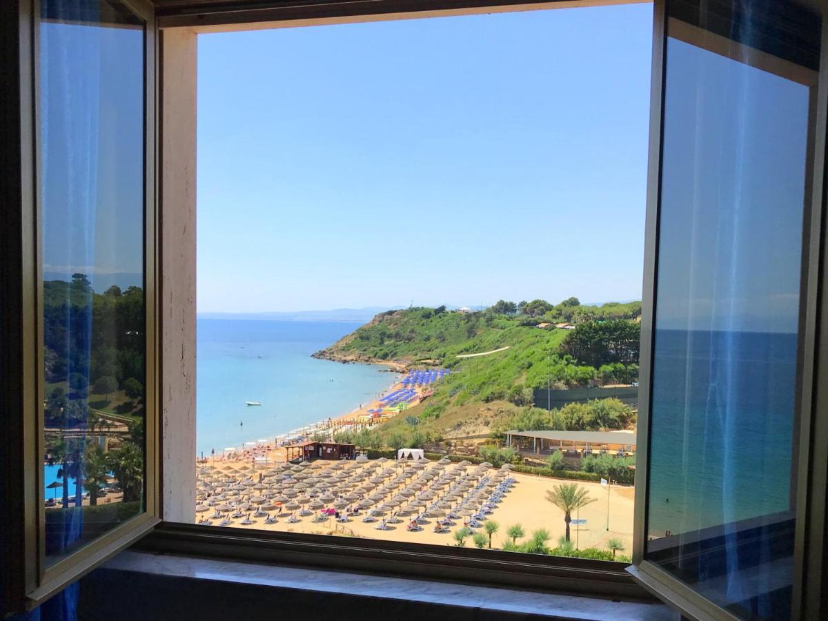 Appartamenti E Stanze Onde Blu Le Castella  Exterior foto